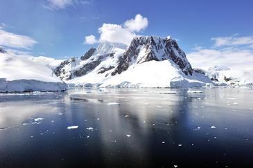 Lemaire Channel, Antarctica © Etienne Pierart