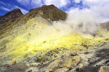 Sulfuric phenomena, White island, New Zealand.  © Etienne Pierart